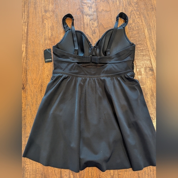 Torrid Underwire Wrap Front Swim Dress  Black Size 0x C/D NWT - Picture 10 of 17